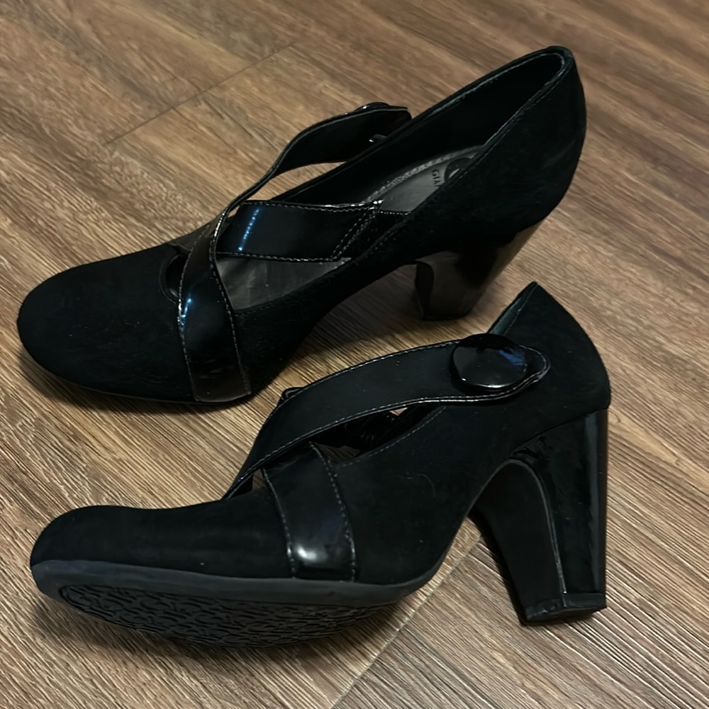 Gianni Bini suede and faux leather pumps
